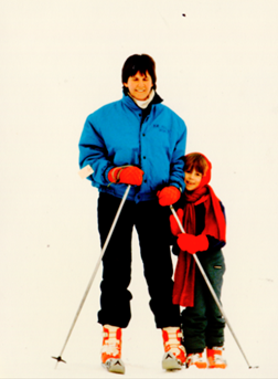 Afbeelding met kleding, persoon, schoeisel, sport
Automatisch gegenereerde beschrijving