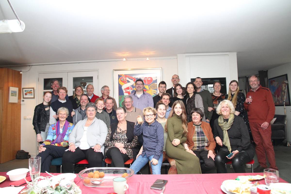 Afbeelding met kleding, muur, overdekt, persoon
Automatisch gegenereerde beschrijving