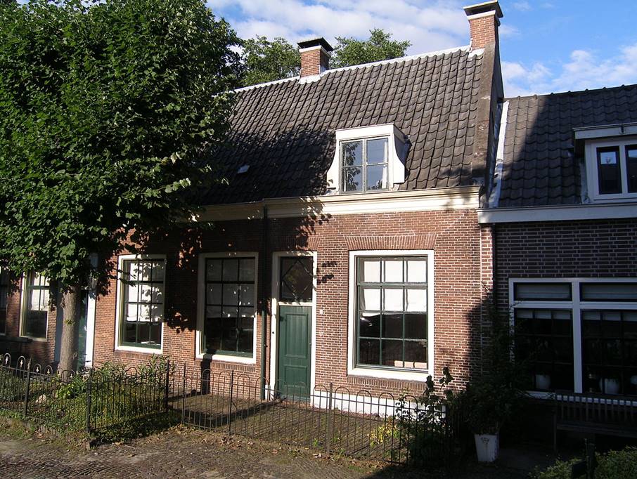 https://upload.wikimedia.org/wikipedia/commons/thumb/1/1b/Maarssen_26379_Kerkweg_9.JPG/1280px-Maarssen_26379_Kerkweg_9.JPG